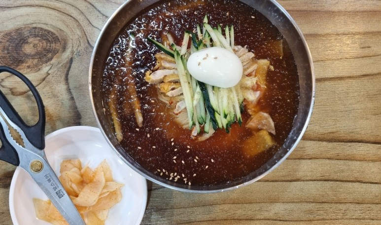 한들밀면 이미지