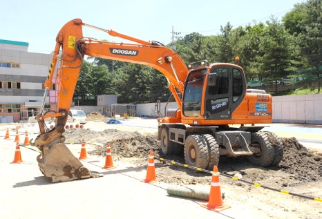 남동건설중기 이미지