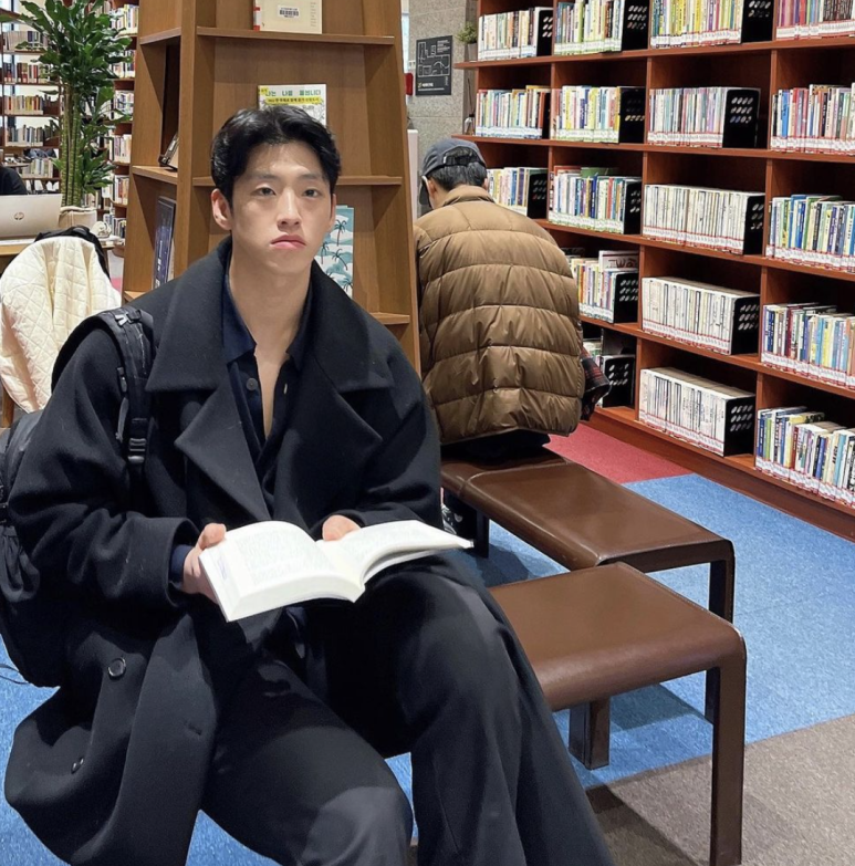 메디치 신사 이미지
