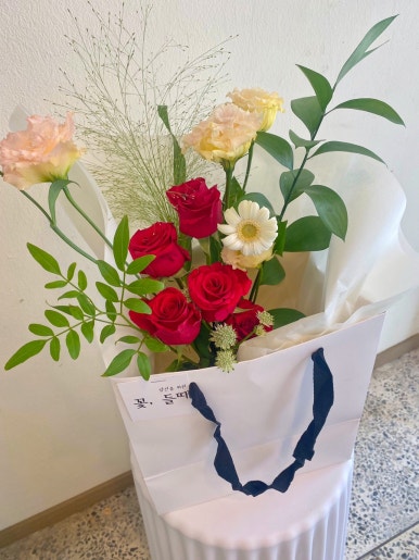 꽃;들때 이미지