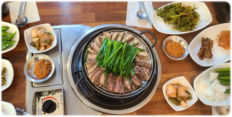 논현골흑염소 이미지