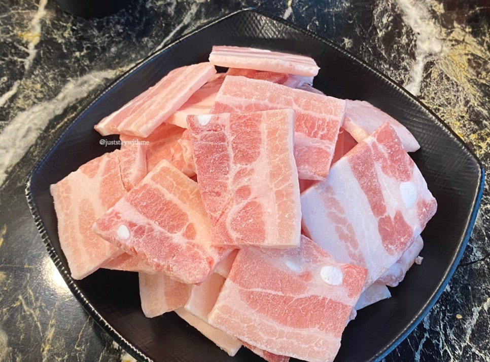 꿀꿀냉삼 이미지