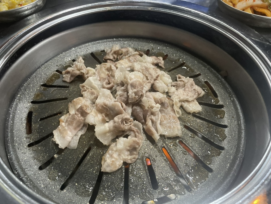 꿀꿀이뒷고기 이미지