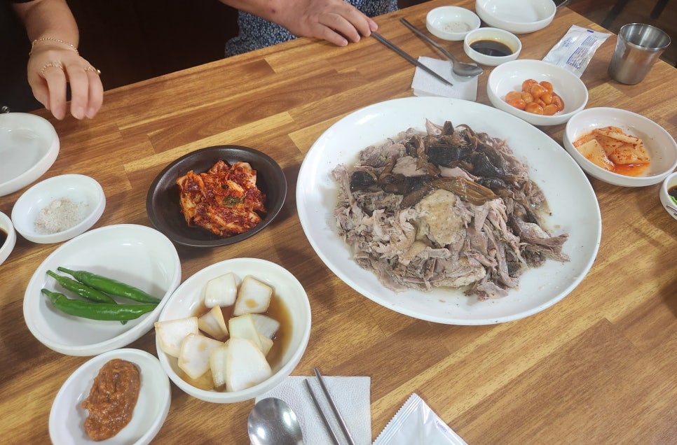 제1능이버섯백숙과능이생국수 이미지