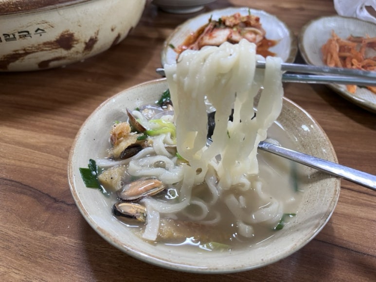 수라칼국수 이미지