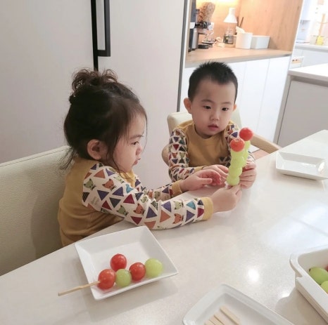 아삭팡팡탕후루 이미지