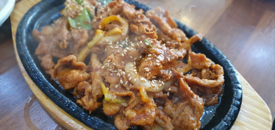 우렁찬쌈밥추어탕 이미지