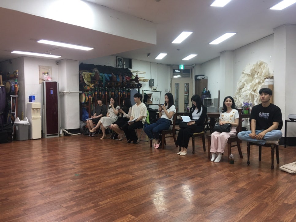 올모스트컴퍼니 이미지