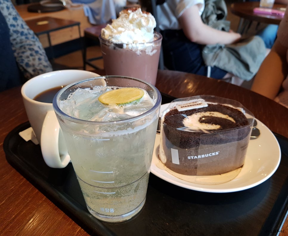 스타벅스 광안비치점 이미지