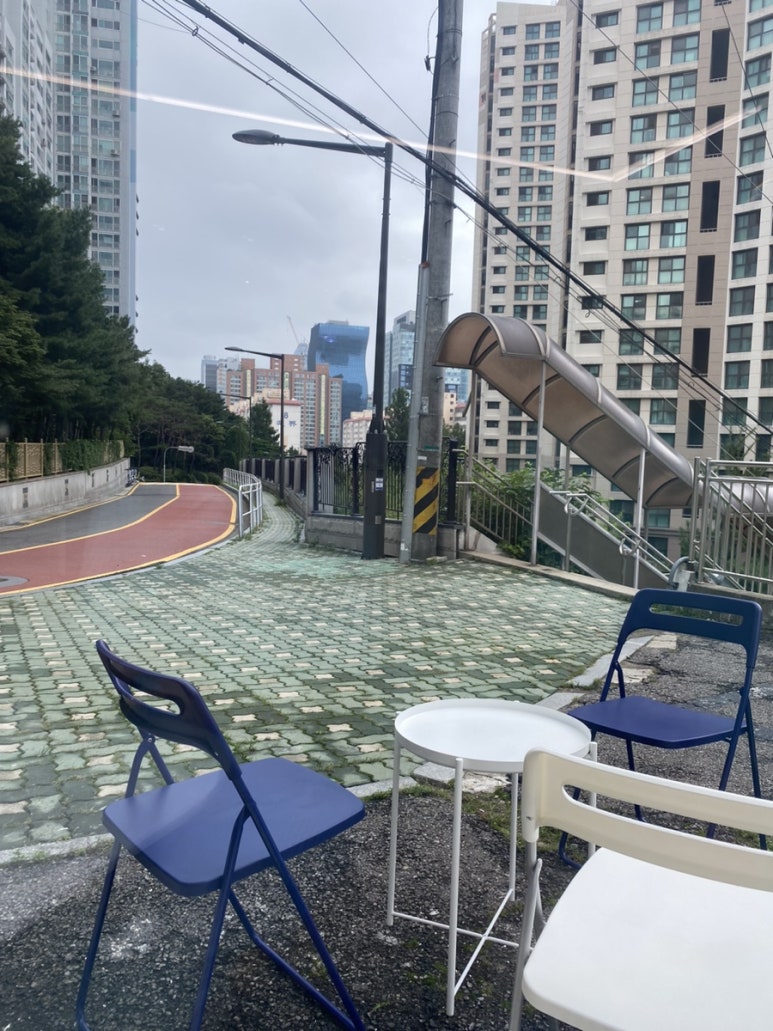 스터닝 커피 로스터스 이미지