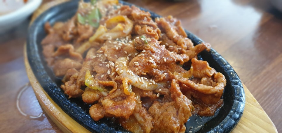 우렁찬쌈밥추어탕 이미지