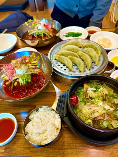 본밀면 이미지