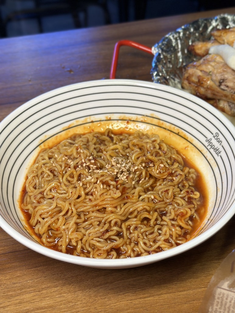 오븐숯불민족두마리치킨 이미지