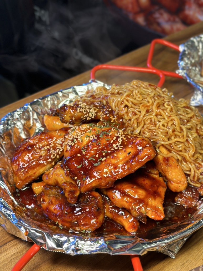 오븐숯불민족두마리치킨 이미지
