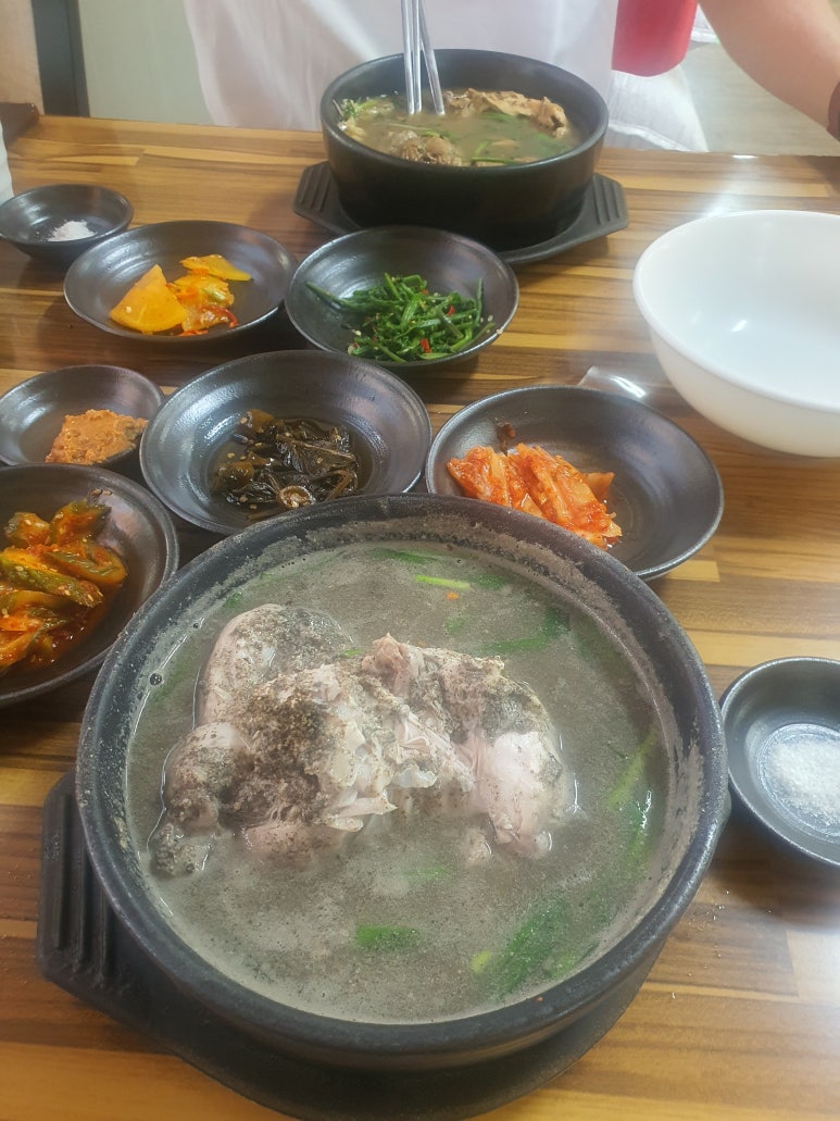 산야초한방백숙 이미지