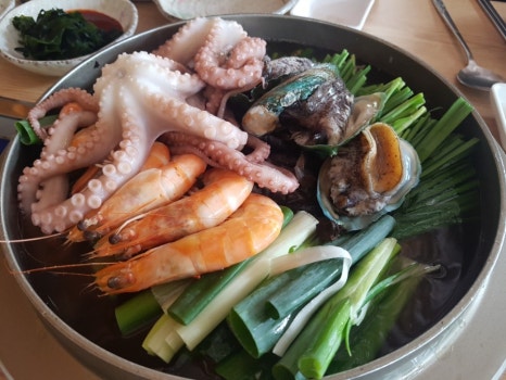 자연능이버섯백숙 이미지