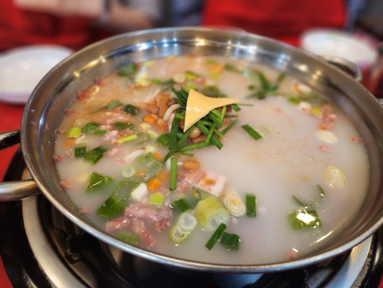 놀부부대찌개 삼겹본능 이미지