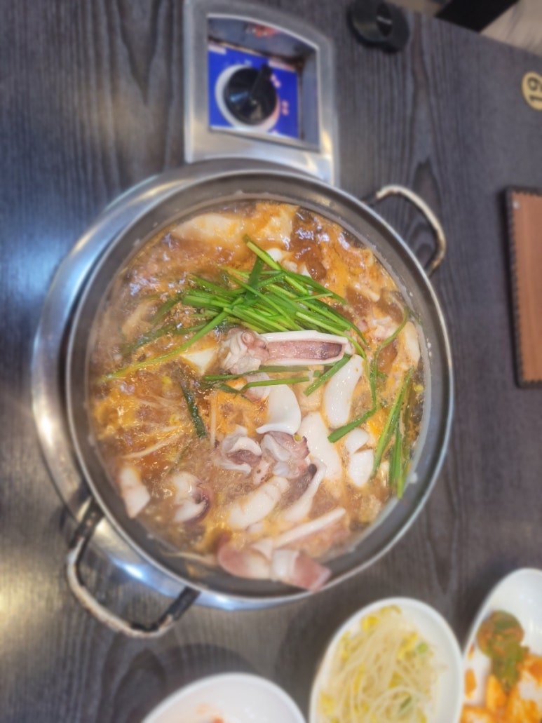 황성얼큰오징어찌개 이미지