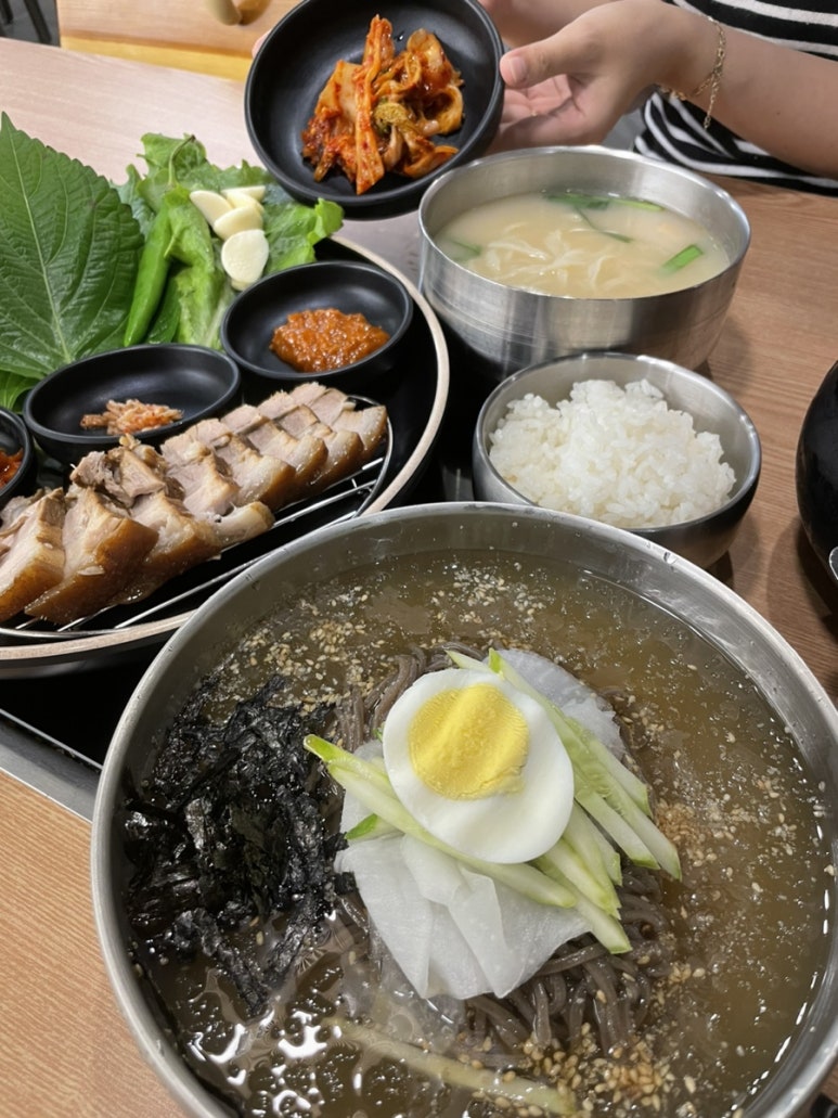 먹깨비보쌈정식 이미지
