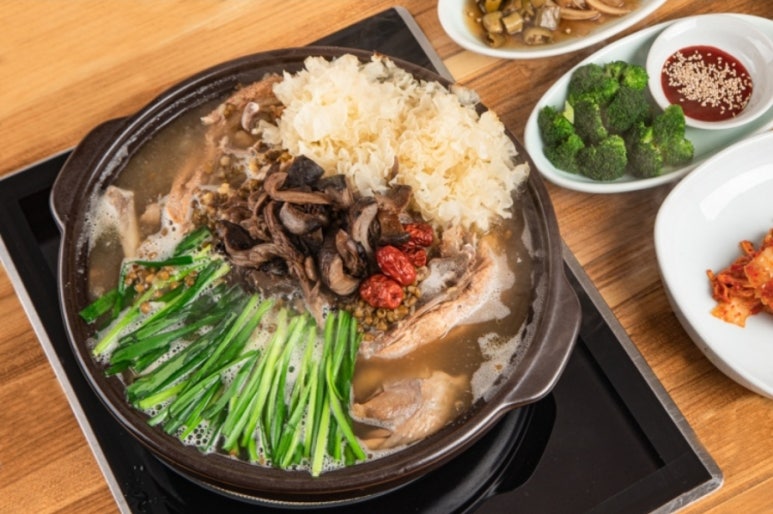오능이백숙 이미지