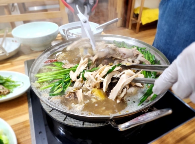 오능이백숙 이미지