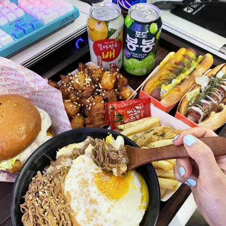 욜로PC방 이미지