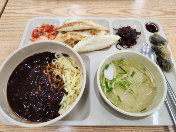 타크라구내식당 이미지