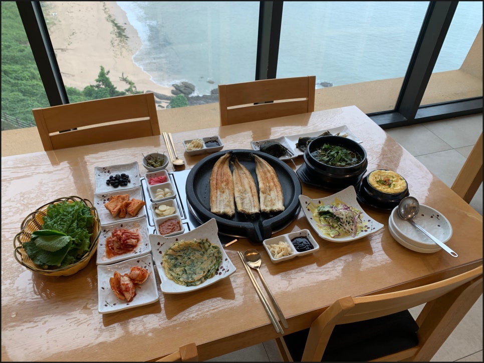 씨푸드테이블 이미지