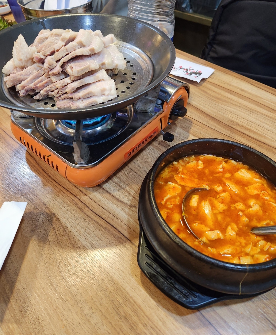 고바우왕족발 이미지