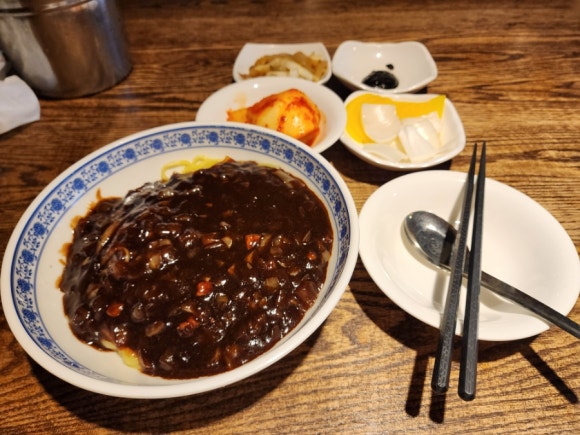 짜장면과짬뽕그리고탕수육 이미지