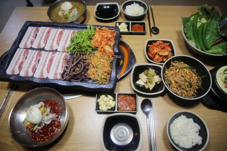 요술램프삼겹살 이미지