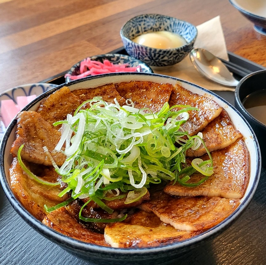 숯불덮밥화리 이미지