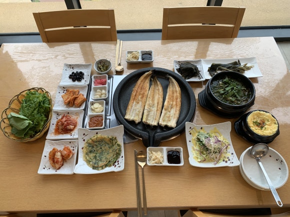 씨푸드테이블 이미지