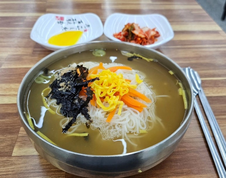 산마루멸치국수 이미지