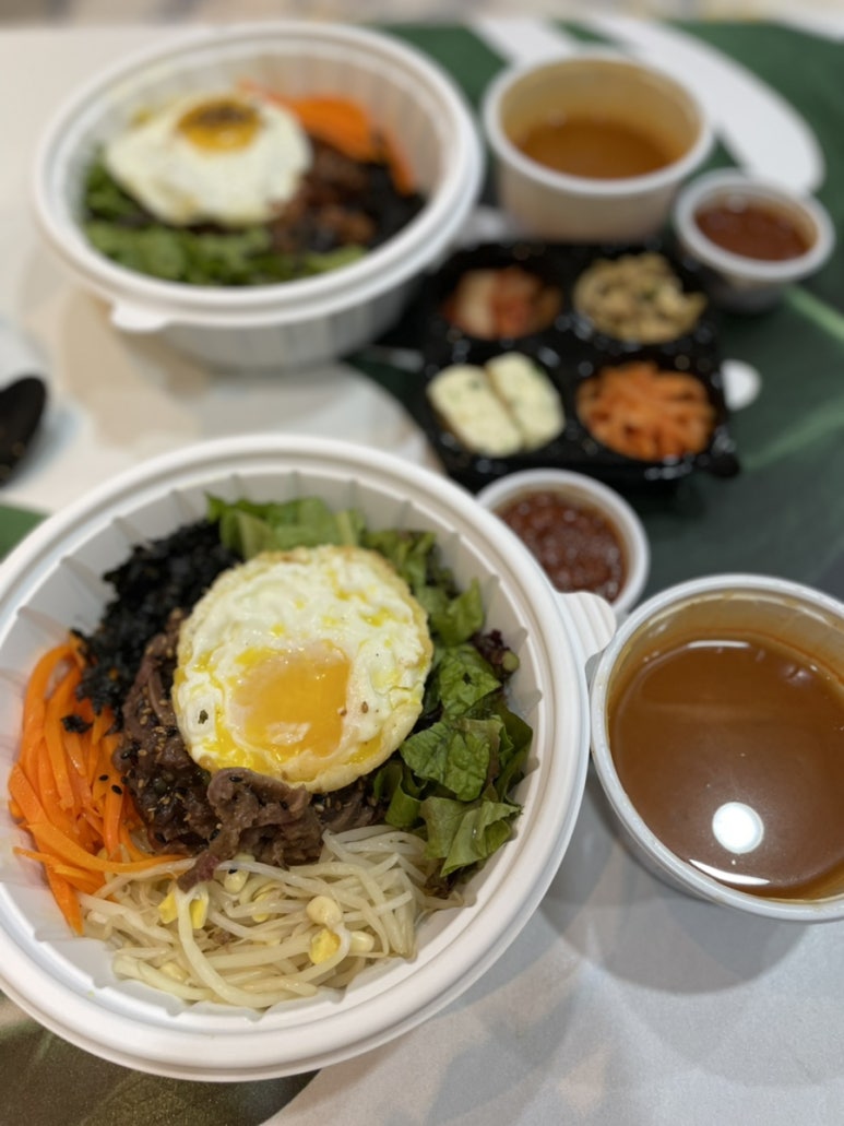 눌림이네 꼬기왕 비빔밥 이미지