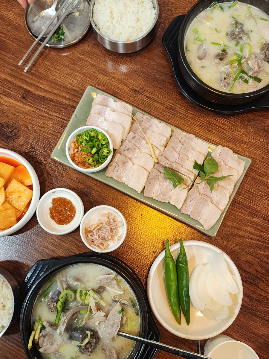 욱이수육 이미지