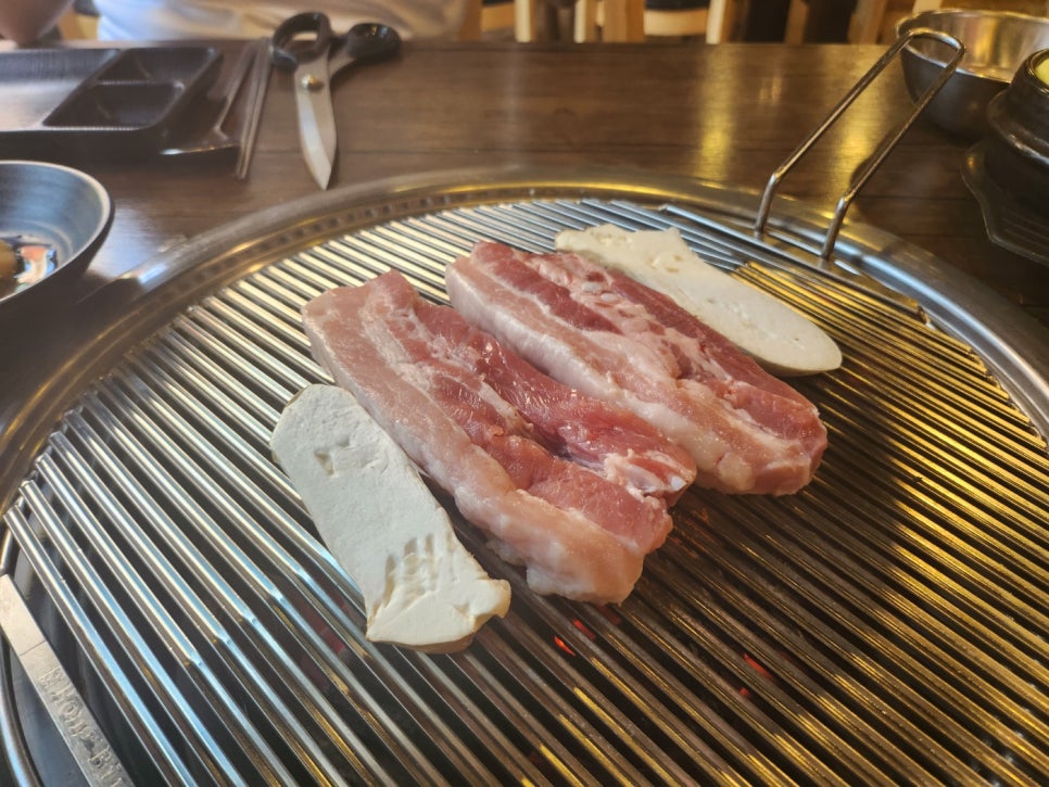 이층고깃집 이미지