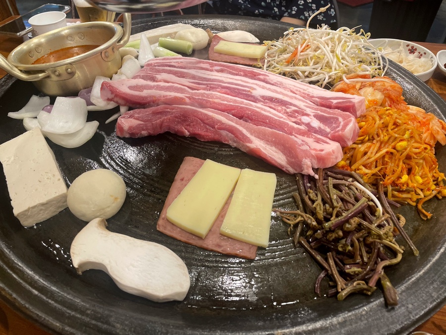60판왕뚜껑삼겹살(곡선점) 이미지