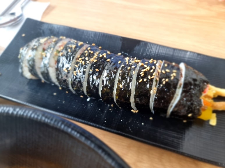 봄 꽃길김밥 이미지