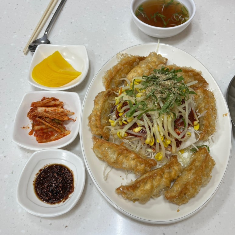팔공손만두 이미지