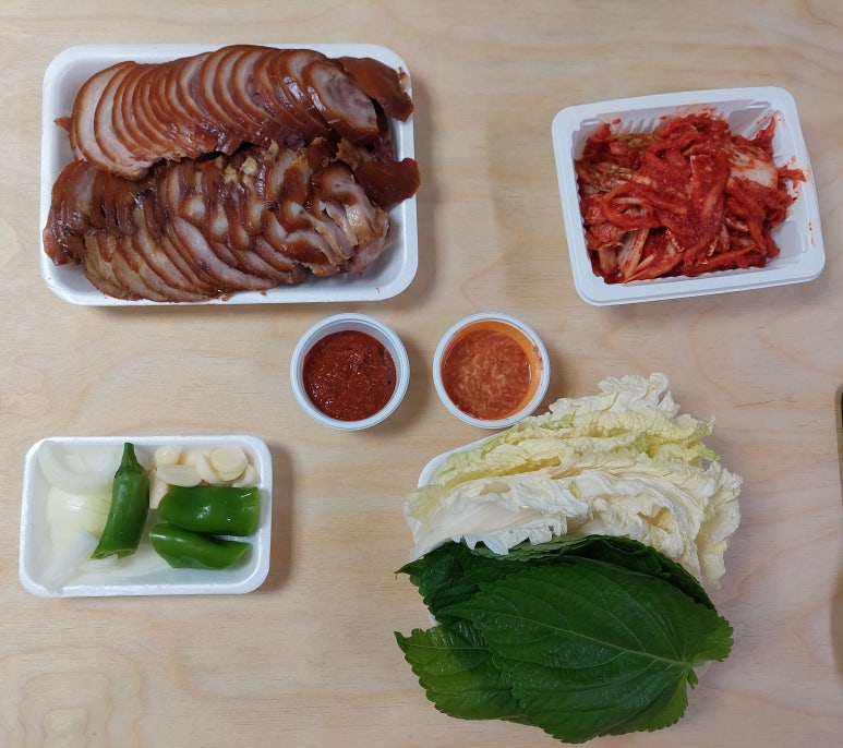 명동왕족발 이미지