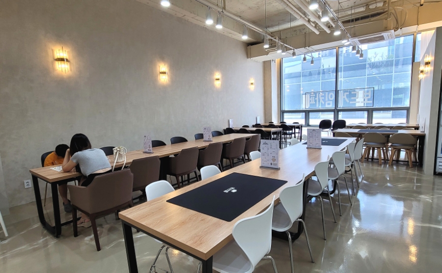 스페이스보드카페 이미지