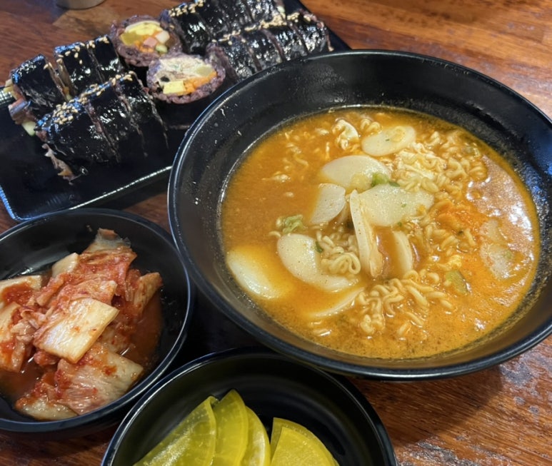 모퉁이김밥 이미지