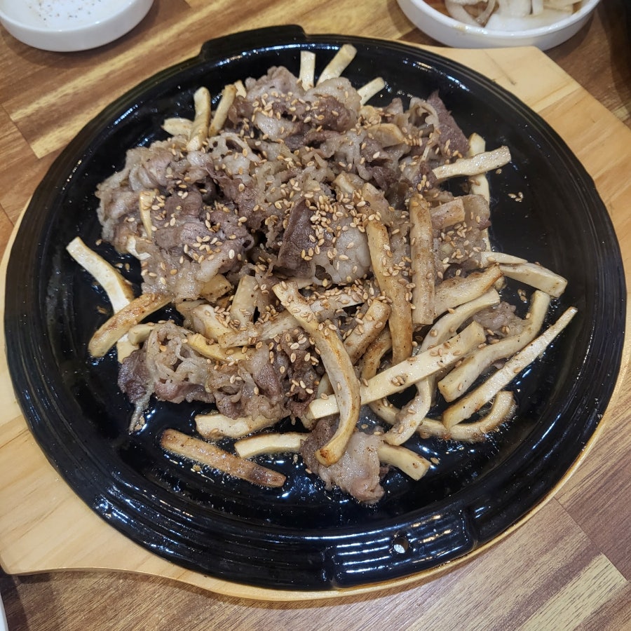 운천생고기육회 이미지