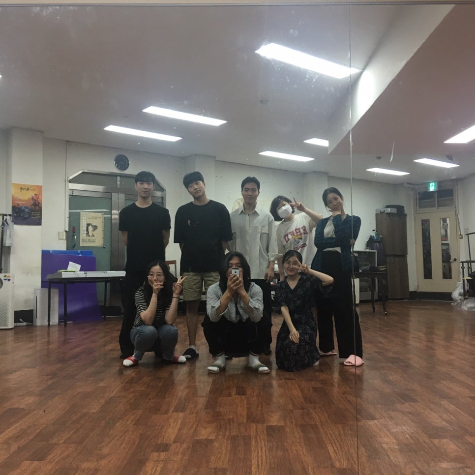 올모스트컴퍼니 이미지