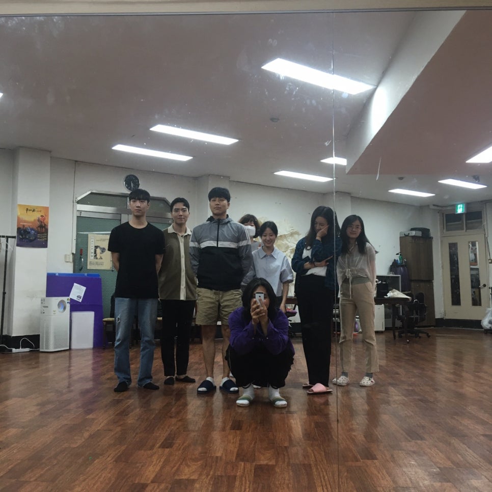 올모스트컴퍼니 이미지
