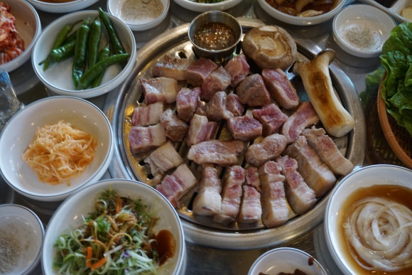 돌 정육점 이미지