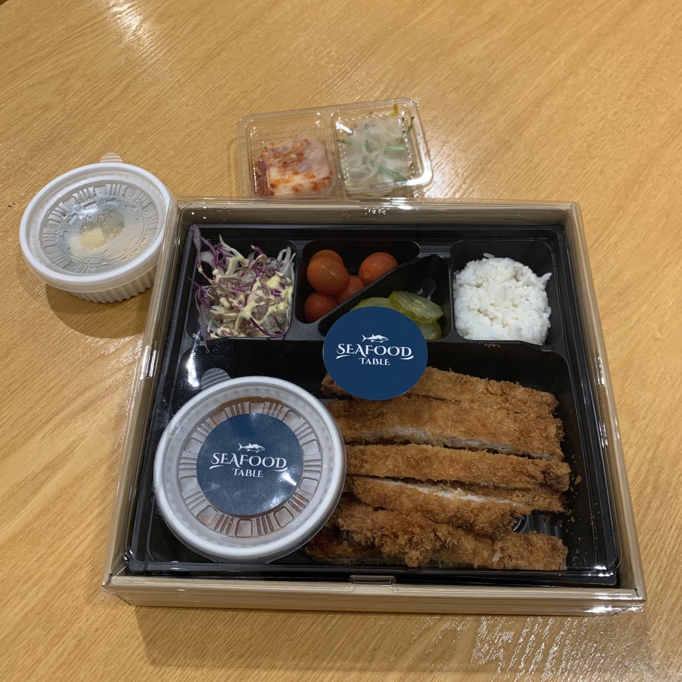 씨푸드테이블 이미지