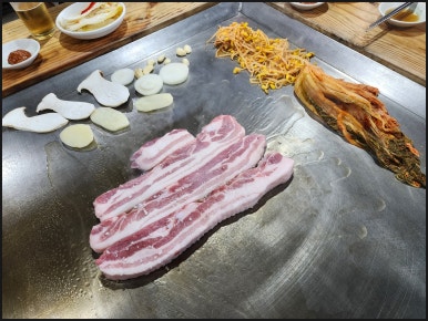 당구대통철판삼겹살 이미지