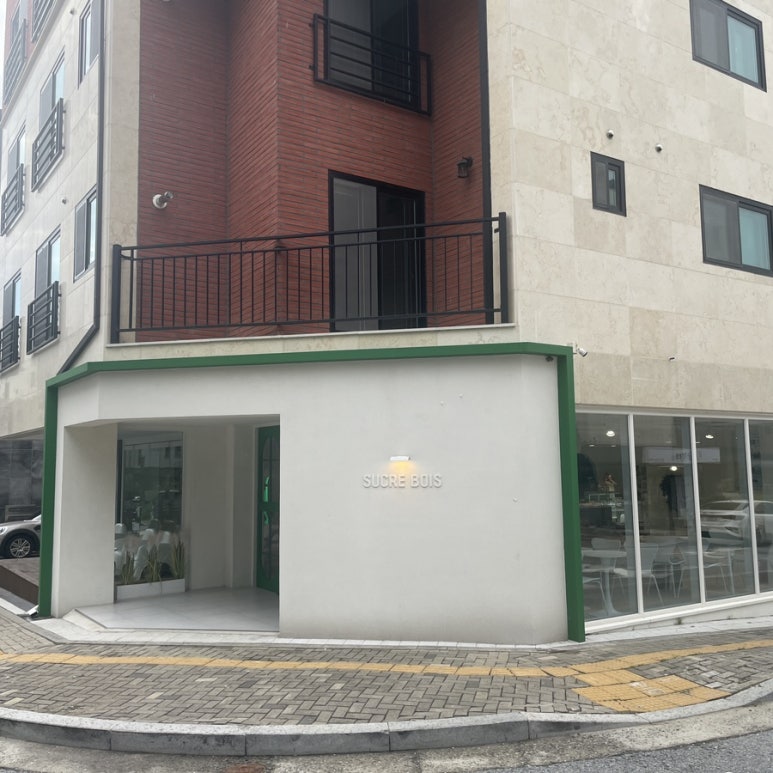 수크레브와 이미지